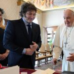 Javier Milei dijo que cumplió una promesa que le hizo al papa Francisco al sacar a “diez millones de personas de la pobreza”