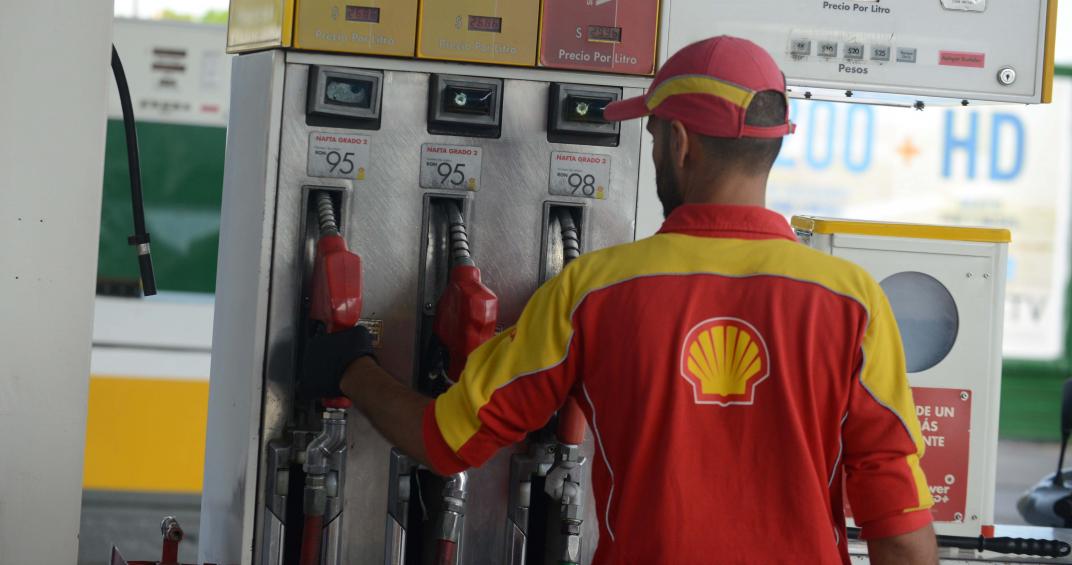 Shell y Axión se suman a YPF y bajan los precios de los combustibles