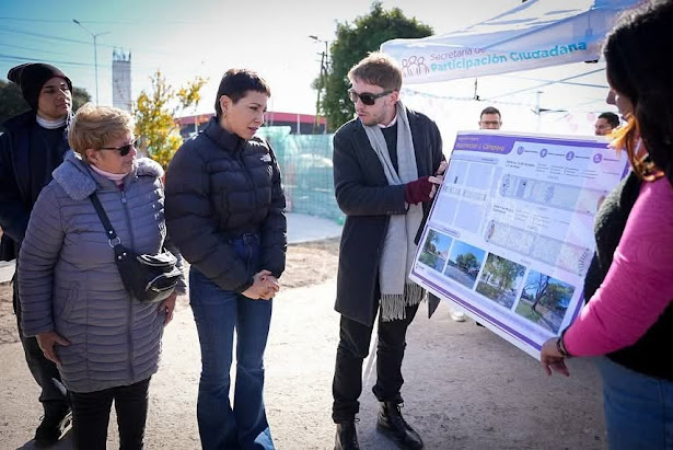 MAYRA DESTACÓ LA REFACCIÓN INTEGRAL DE LA PLAZOLETA “HÉCTOR CÁMPORA” QUE SE REALIZA CON FONDOS MUNICIPALES (2)