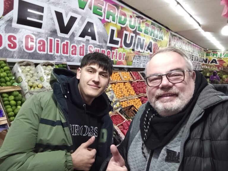 La verdulería de Guernica que rompe todos los moldes: precios populares y venta directa del productor al plato