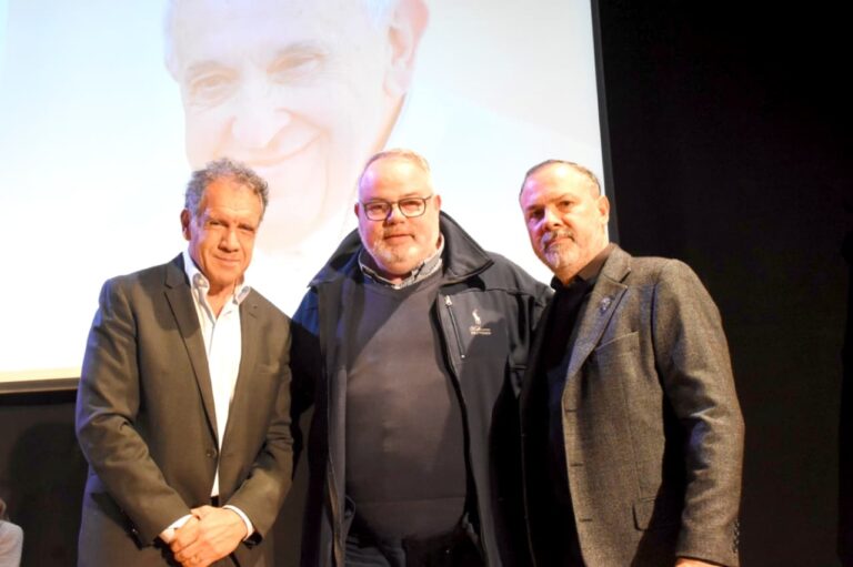 08177071-6359-484c-8a26-a19bf6fcea17