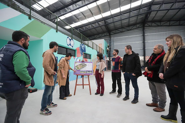 MAYRA RECORRIÓ LA OBRA DEL NUEVO POLIDEPORTIVO DEL BARRIO KOLYNOS EN QUILMES OESTE (4)